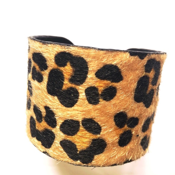 🎁 Leopard cuff bracelet Faux leather animal print - Picture 4 of 5